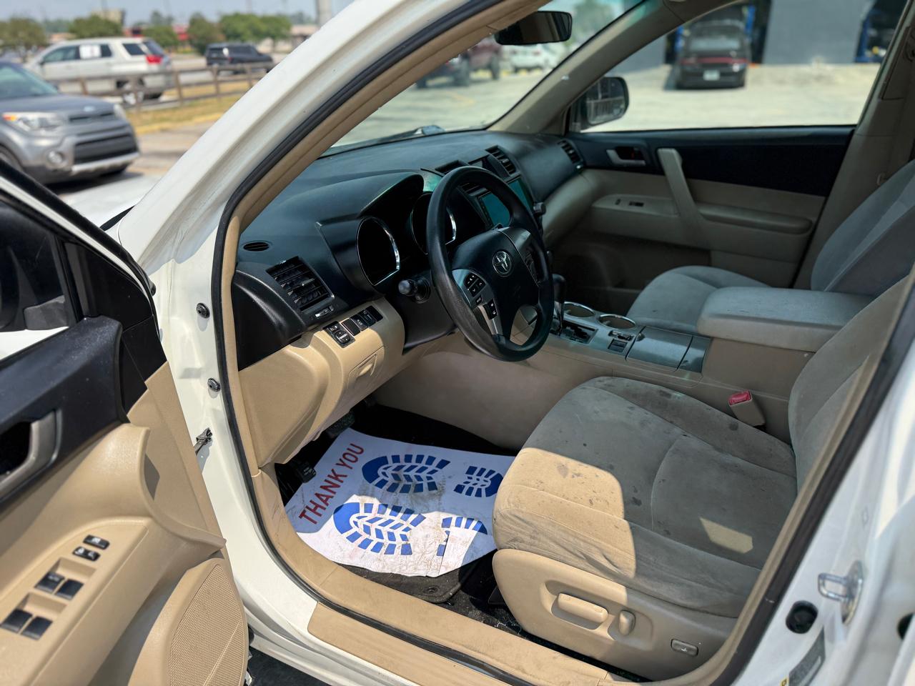 Toyota Highlander Base 2WD V6 2011