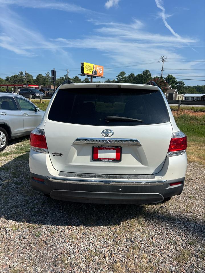 Toyota Highlander Base 2WD V6 2011