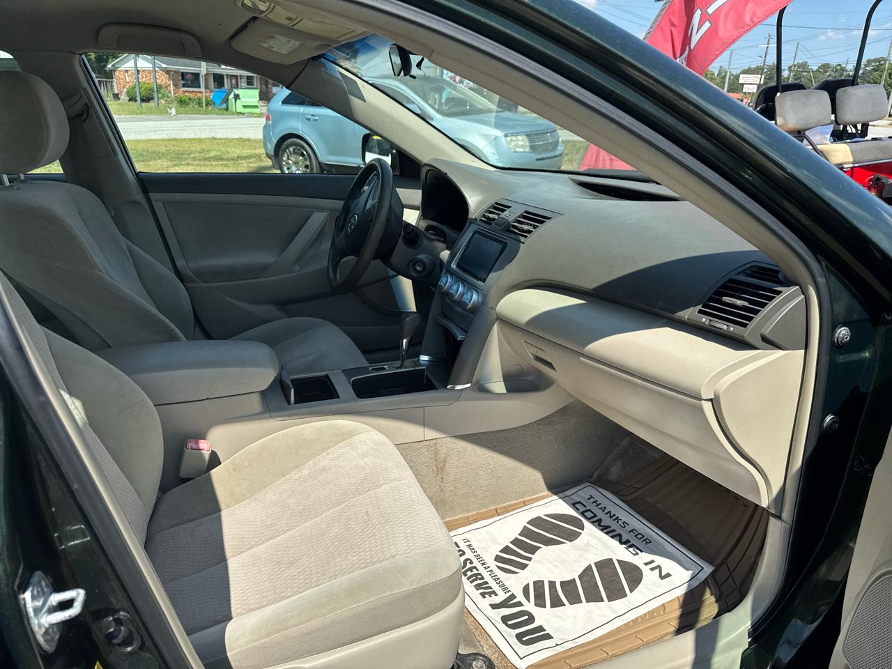 Toyota Camry LE 6-Spd AT 2010