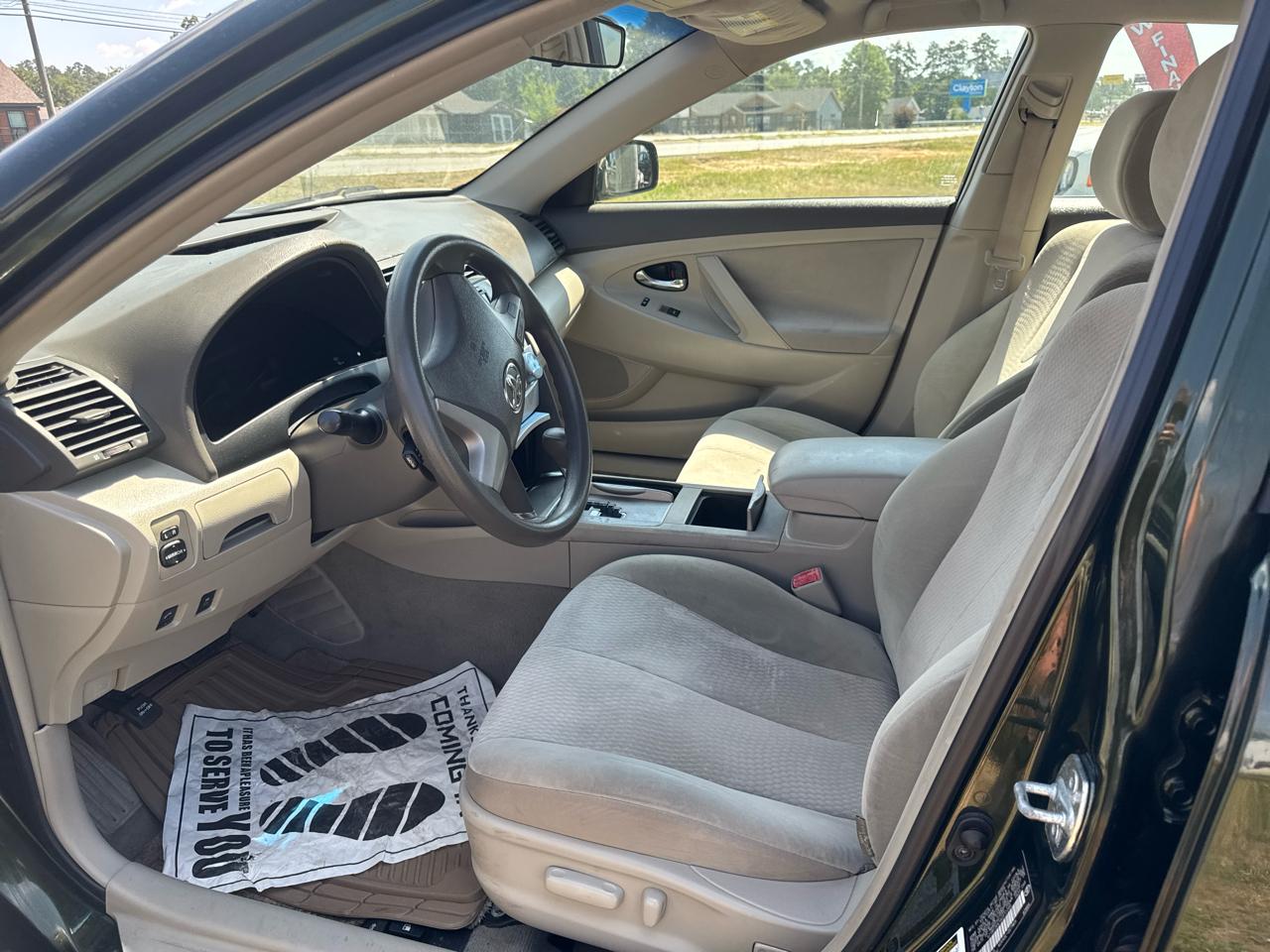 Toyota Camry LE 6-Spd AT 2010
