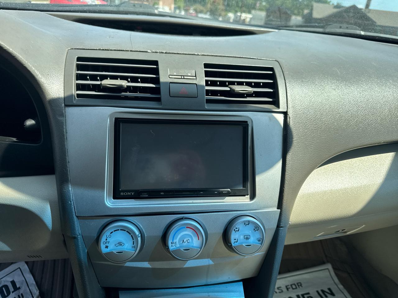 Toyota Camry LE 6-Spd AT 2010