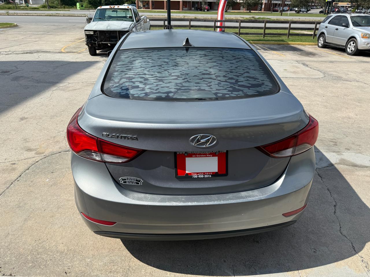 Hyundai Elantra SE 6AT 2016