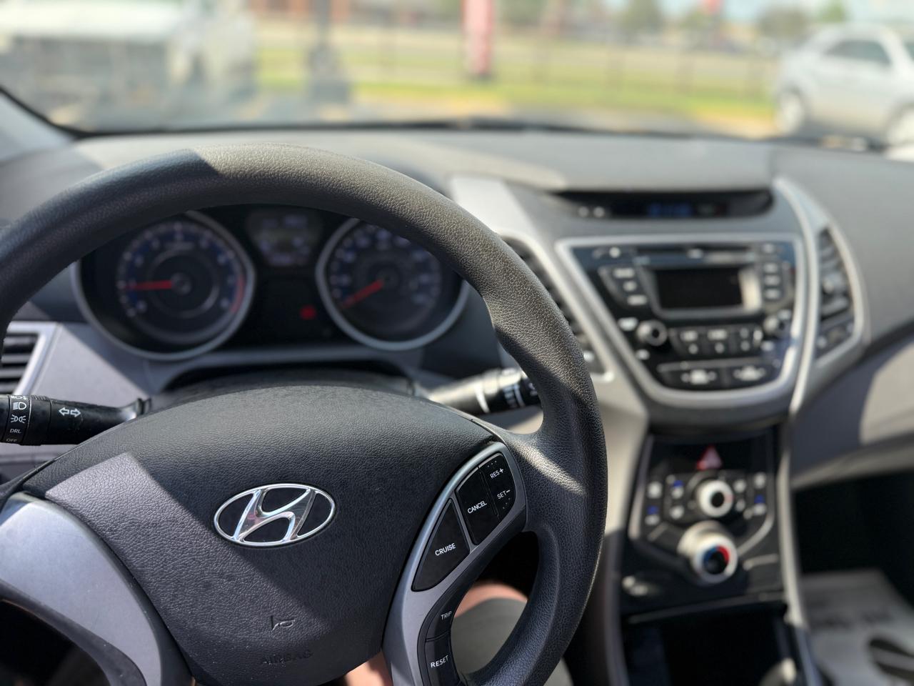 Hyundai Elantra SE 6AT 2016
