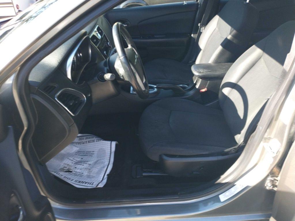 Chrysler 200 Touring 2013