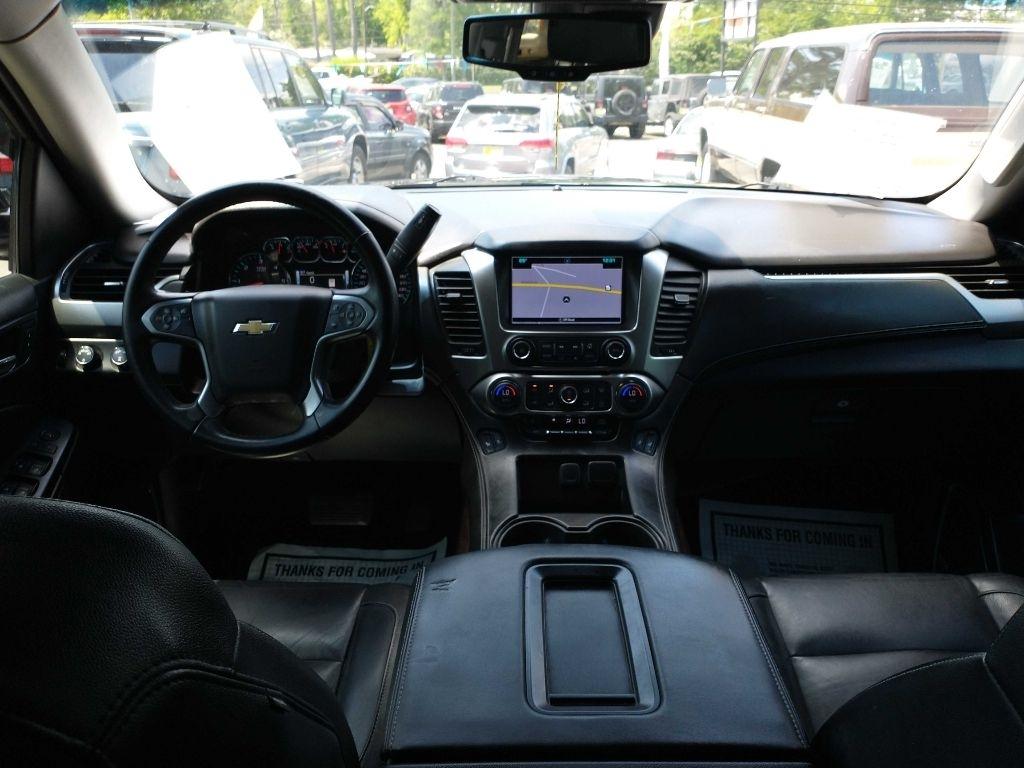 Chevrolet Suburban LT 4WD 2017