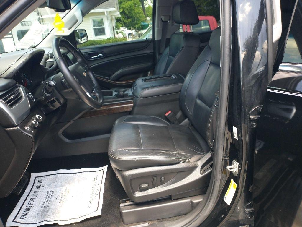 Chevrolet Suburban LT 4WD 2017