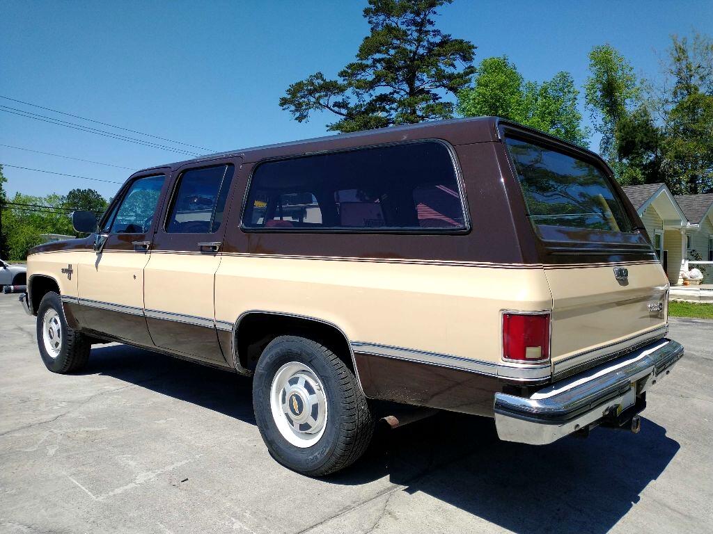 Chevrolet C/K 20 Suburban 2WD 1986 Chevrolet C/K 20 Suburban 2WD 1986