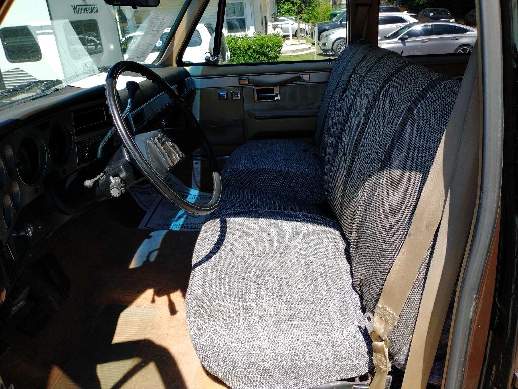 Chevrolet C/K 20 Suburban 2WD 1986 Chevrolet C/K 20 Suburban 2WD 1986