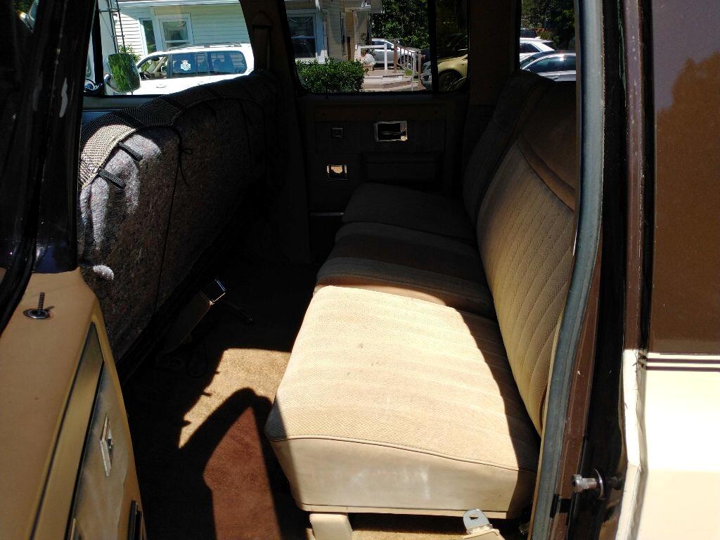 Chevrolet C/K 20 Suburban 2WD 1986 Chevrolet C/K 20 Suburban 2WD 1986