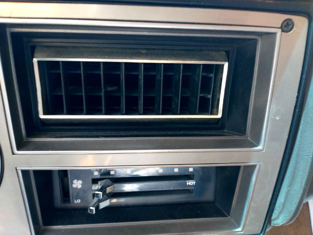 Chevrolet C/K 20 Suburban 2WD 1986 Chevrolet C/K 20 Suburban 2WD 1986