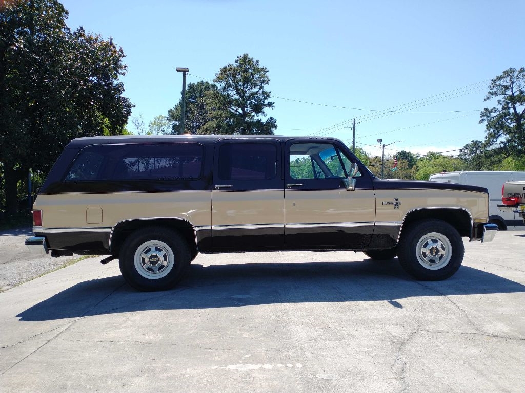 Chevrolet C/K 20 Suburban 2WD 1986