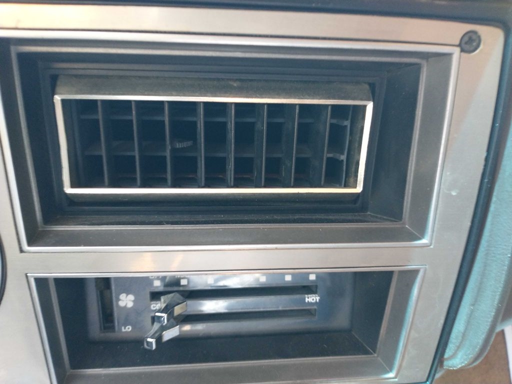 Chevrolet C/K 20 Suburban 2WD 1986