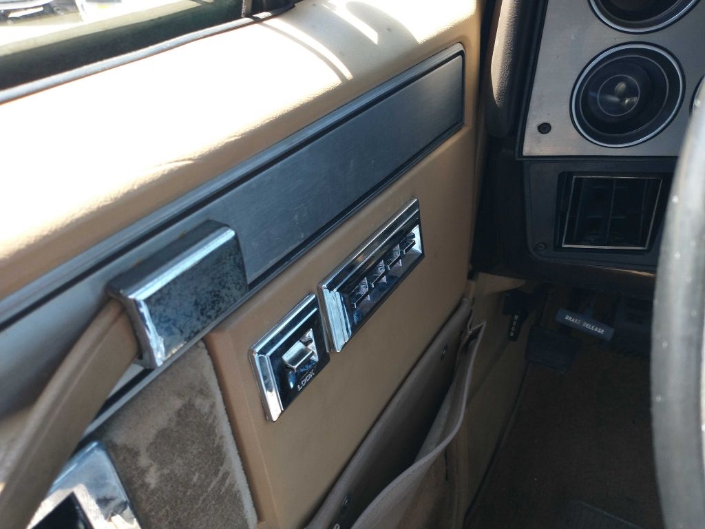 Chevrolet C/K 20 Suburban 2WD 1986