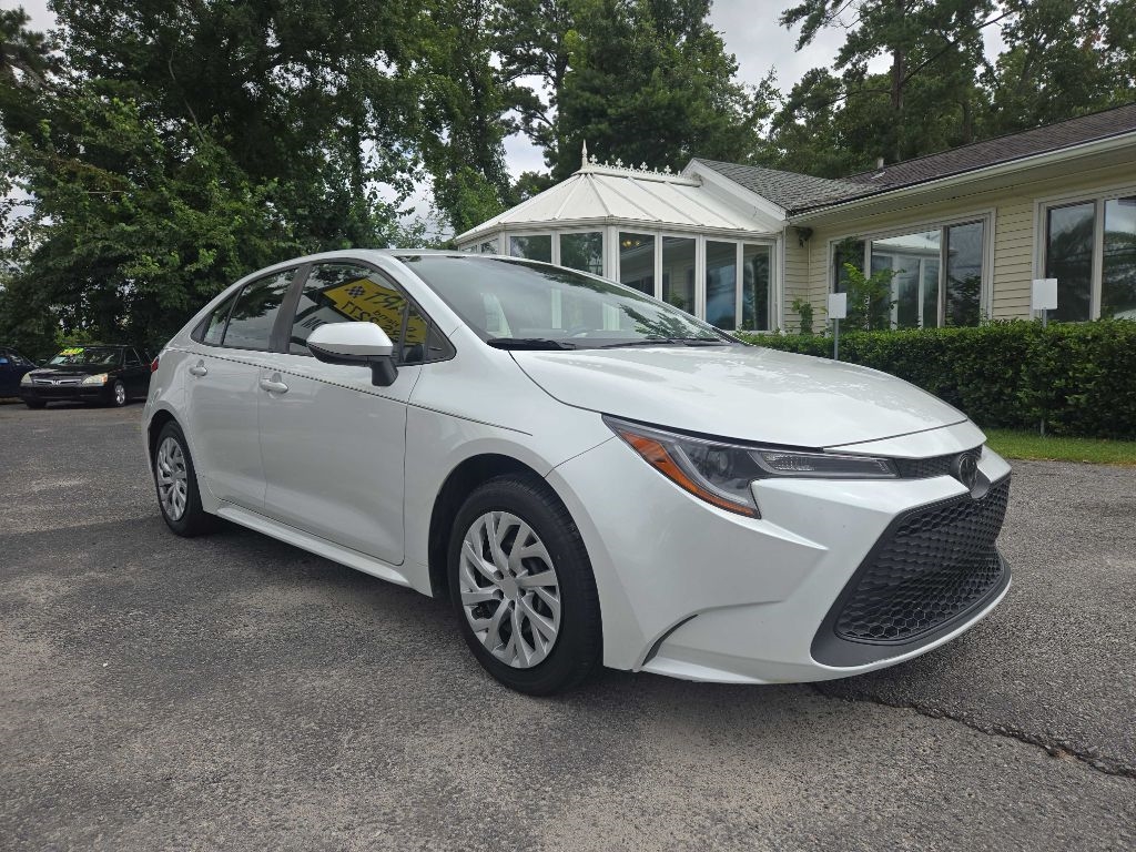 2022 Toyota Corolla LE's photo