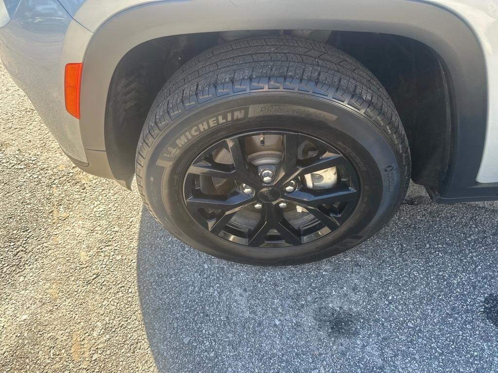 Jeep Grand Cherokee L Laredo 4WD 2024