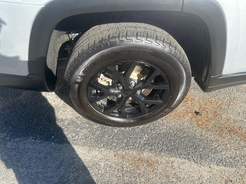 Jeep Grand Cherokee L Laredo 4WD 2024