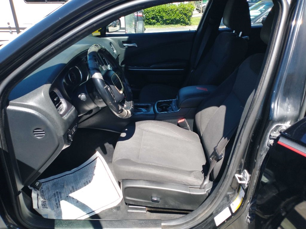 Dodge Charger SE 2015