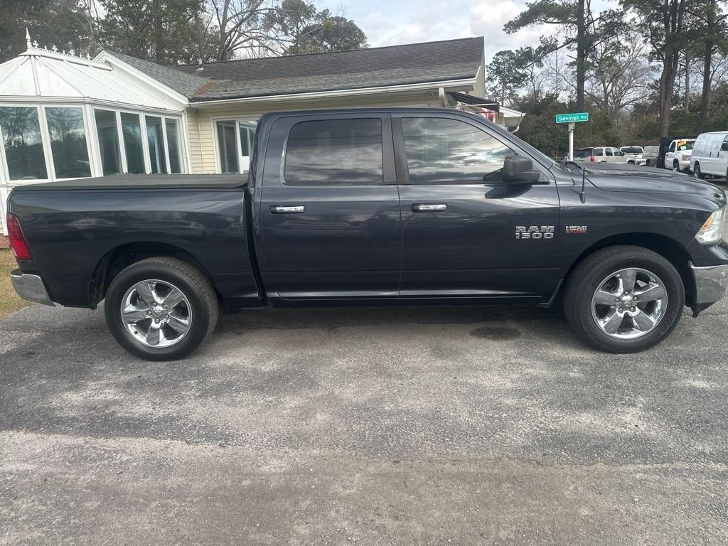 RAM 1500 SLT Crew Cab SWB 2WD 2015