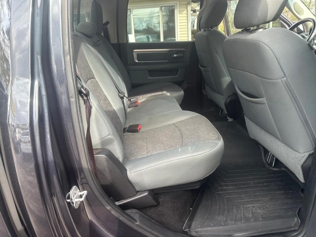 RAM 1500 SLT Crew Cab SWB 2WD 2015