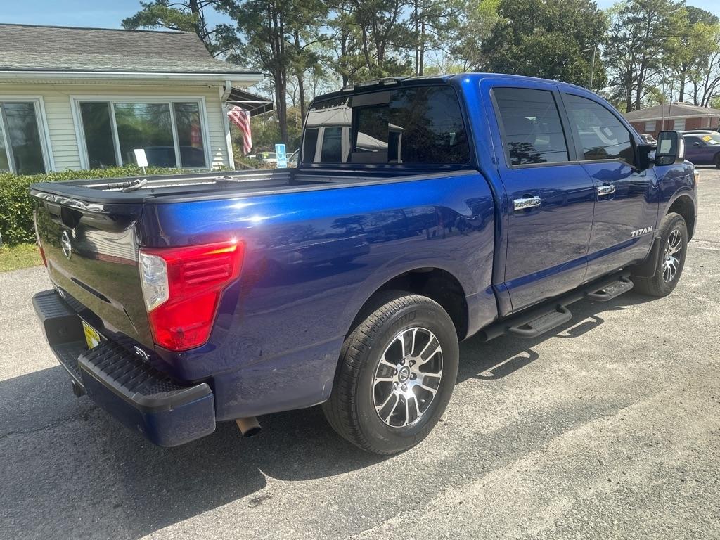 Nissan Titan SV Crew Cab 2WD 2021