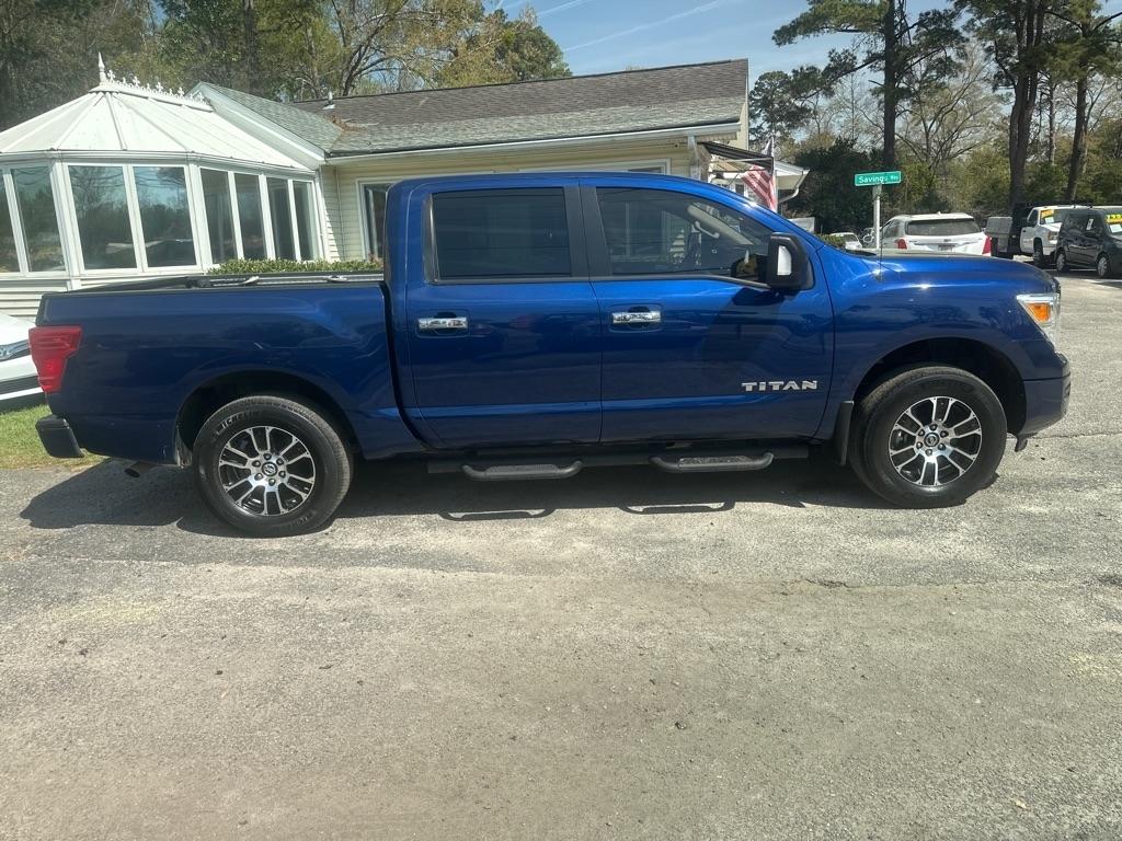 Nissan Titan SV Crew Cab 2WD 2021