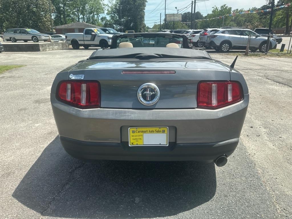 Ford Mustang V6 Convertible 2010