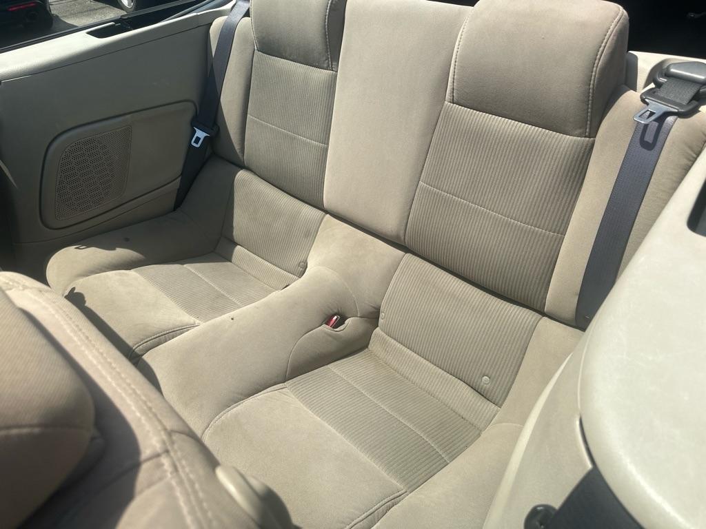 Ford Mustang V6 Convertible 2010