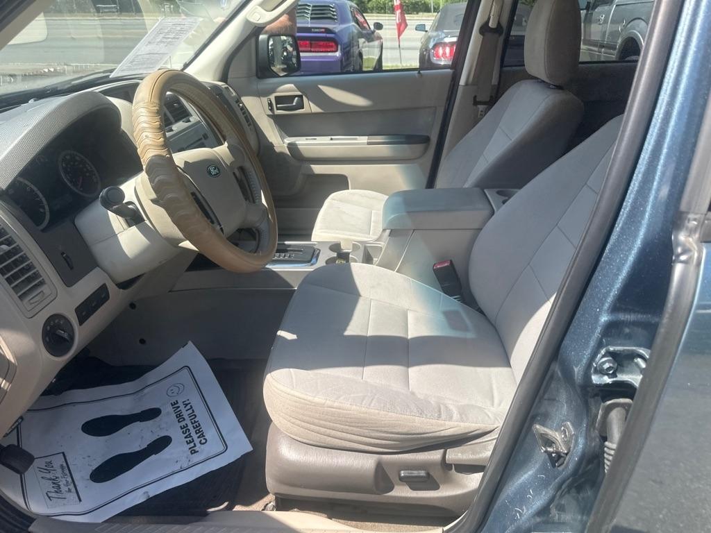 Ford Escape XLT FWD 2011