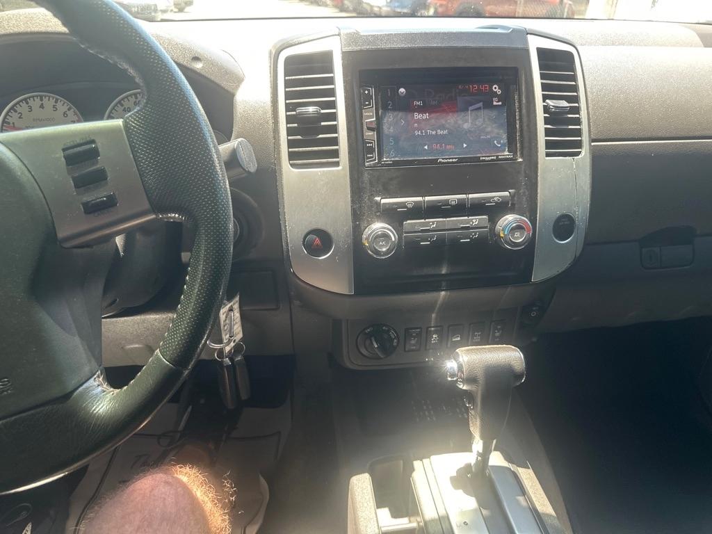 Nissan Frontier PRO-4X Crew Cab 4WD 2012