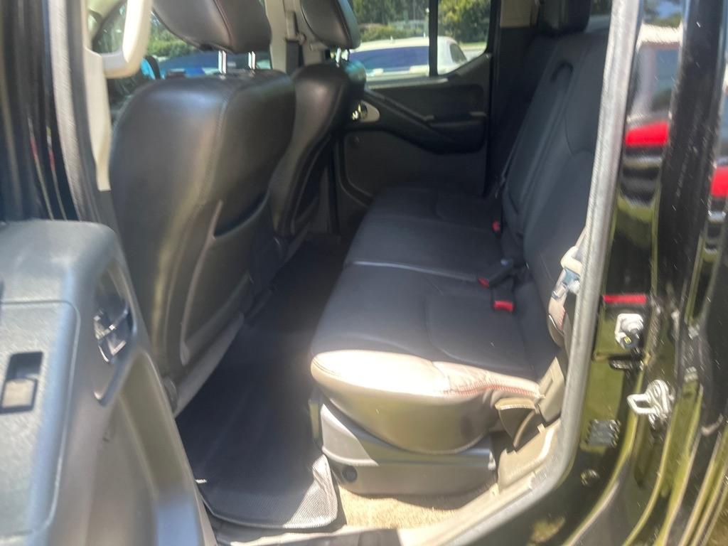 Nissan Frontier PRO-4X Crew Cab 4WD 2012