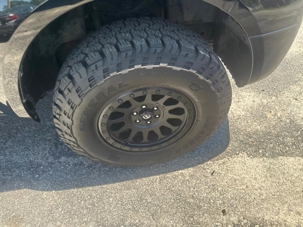 Nissan Frontier PRO-4X Crew Cab 4WD 2012