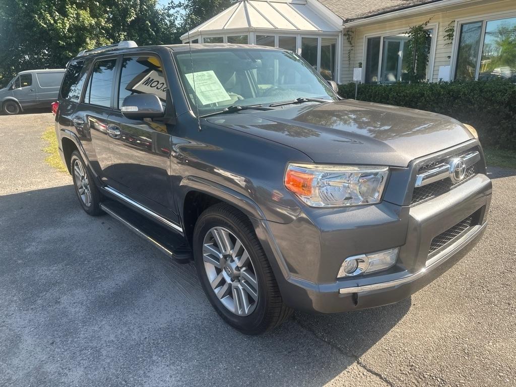 Toyota 4Runner Limited 2WD V6 2013
