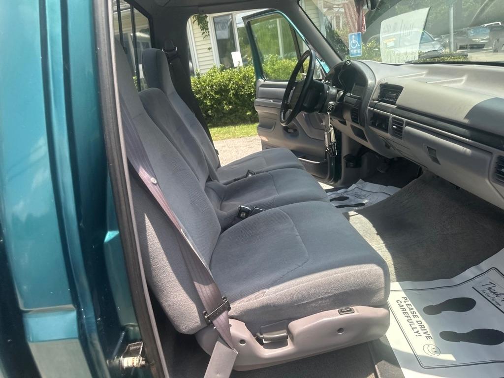 Ford F-150 XL Reg. Cab Long Bed 2WD 1996