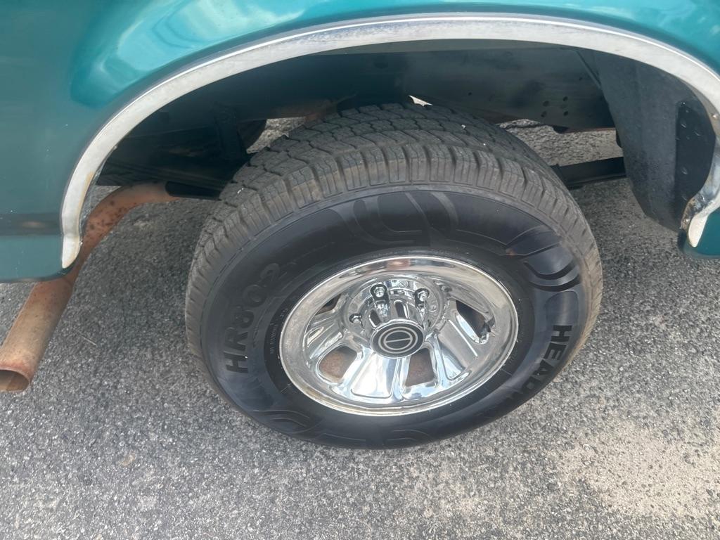 Ford F-150 XL Reg. Cab Long Bed 2WD 1996