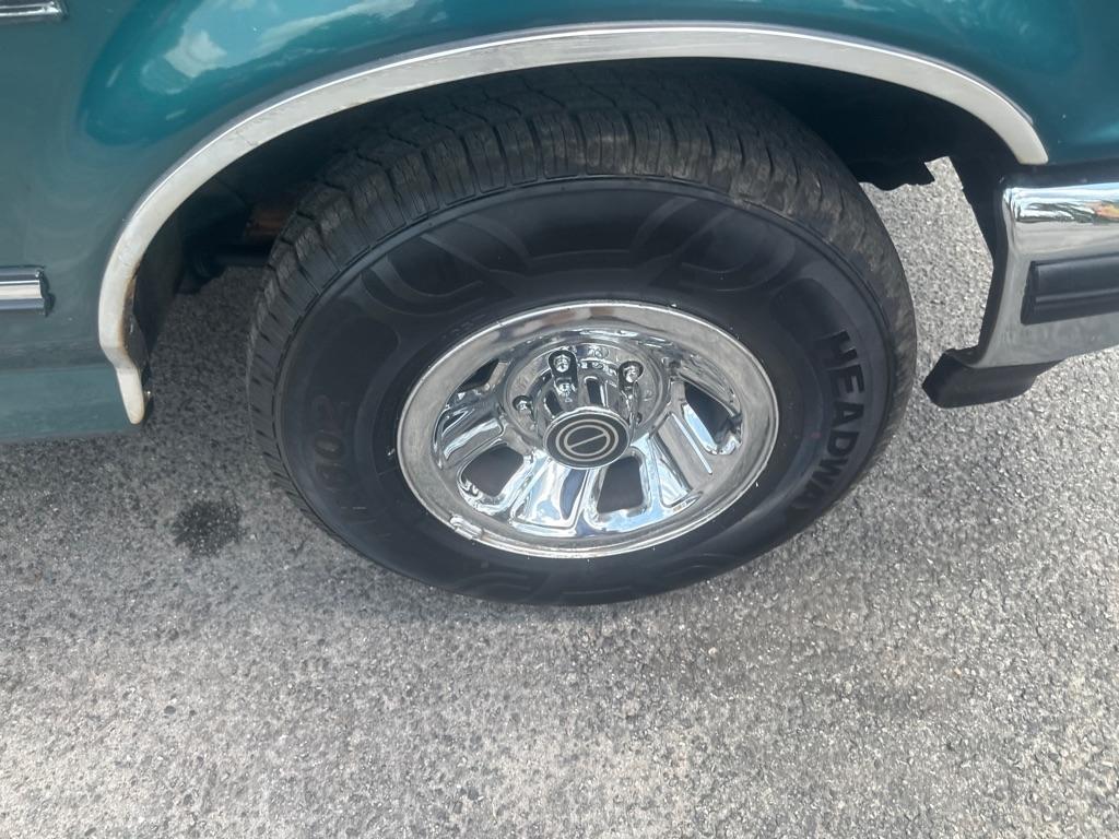 Ford F-150 XL Reg. Cab Long Bed 2WD 1996