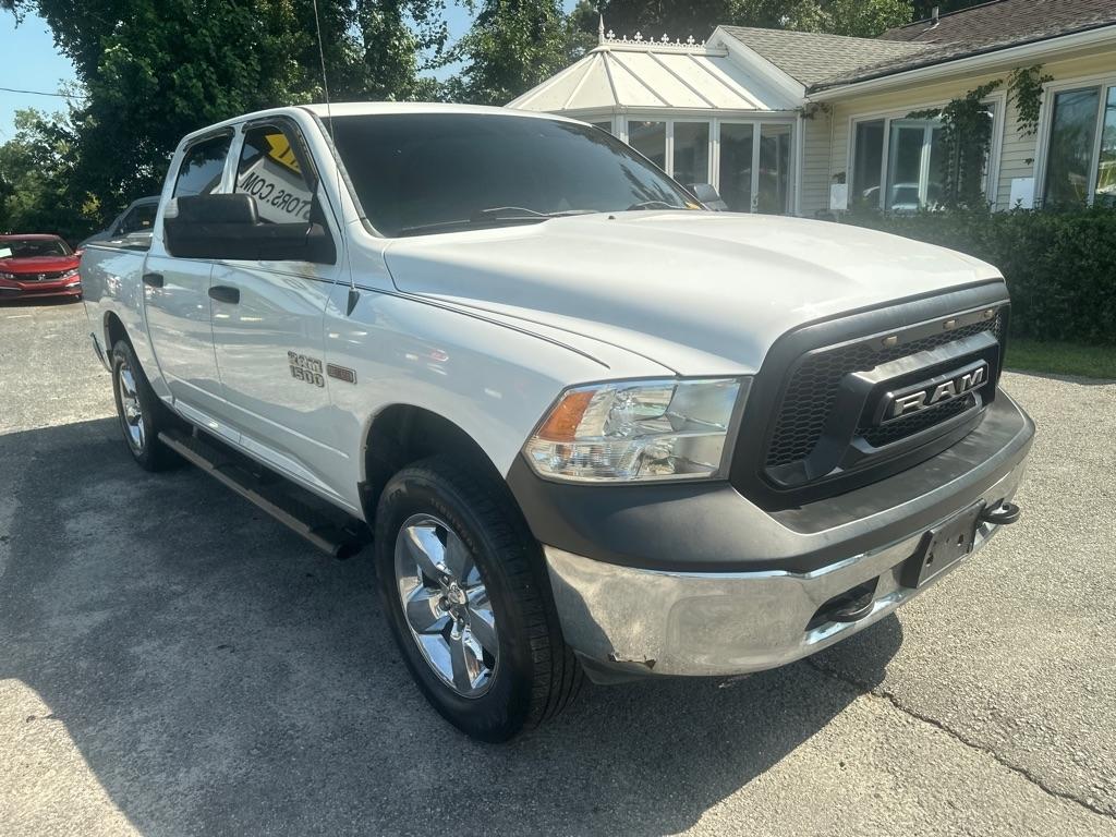 RAM 1500 Tradesman Crew Cab SWB 4WD 2015