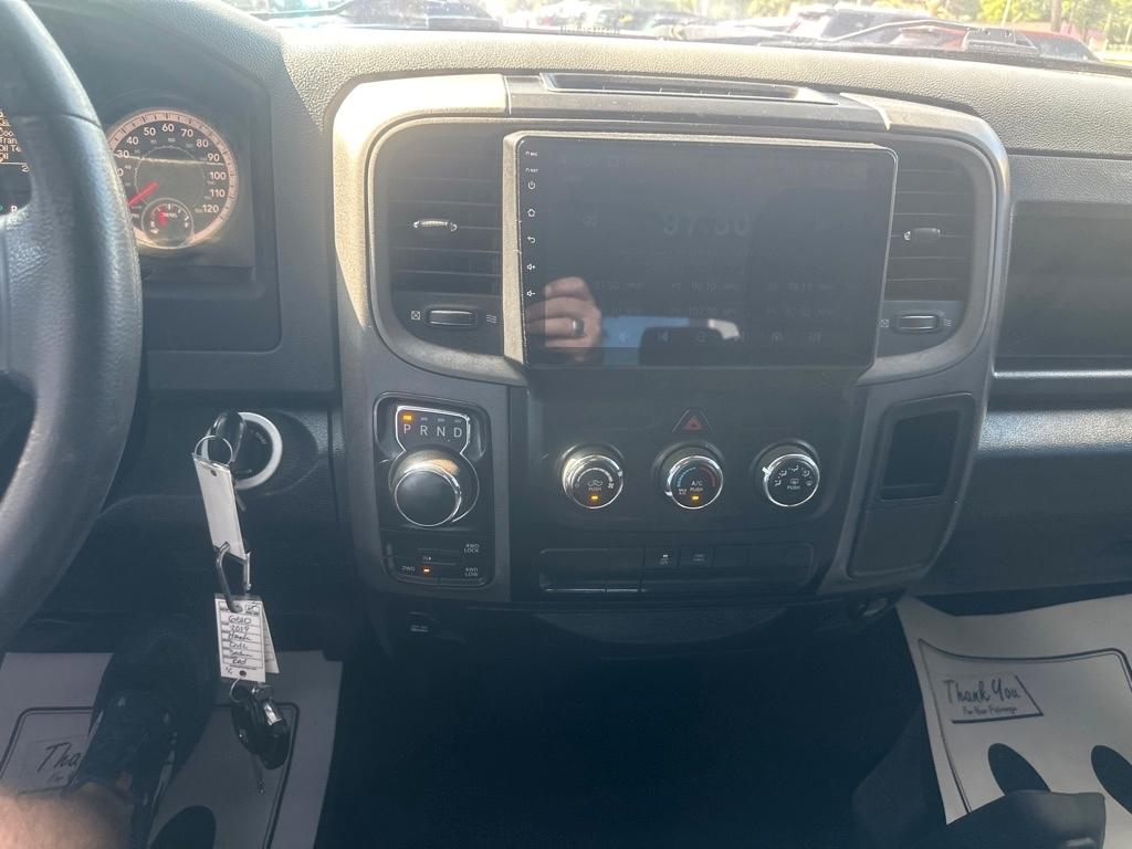 RAM 1500 Tradesman Crew Cab SWB 4WD 2015