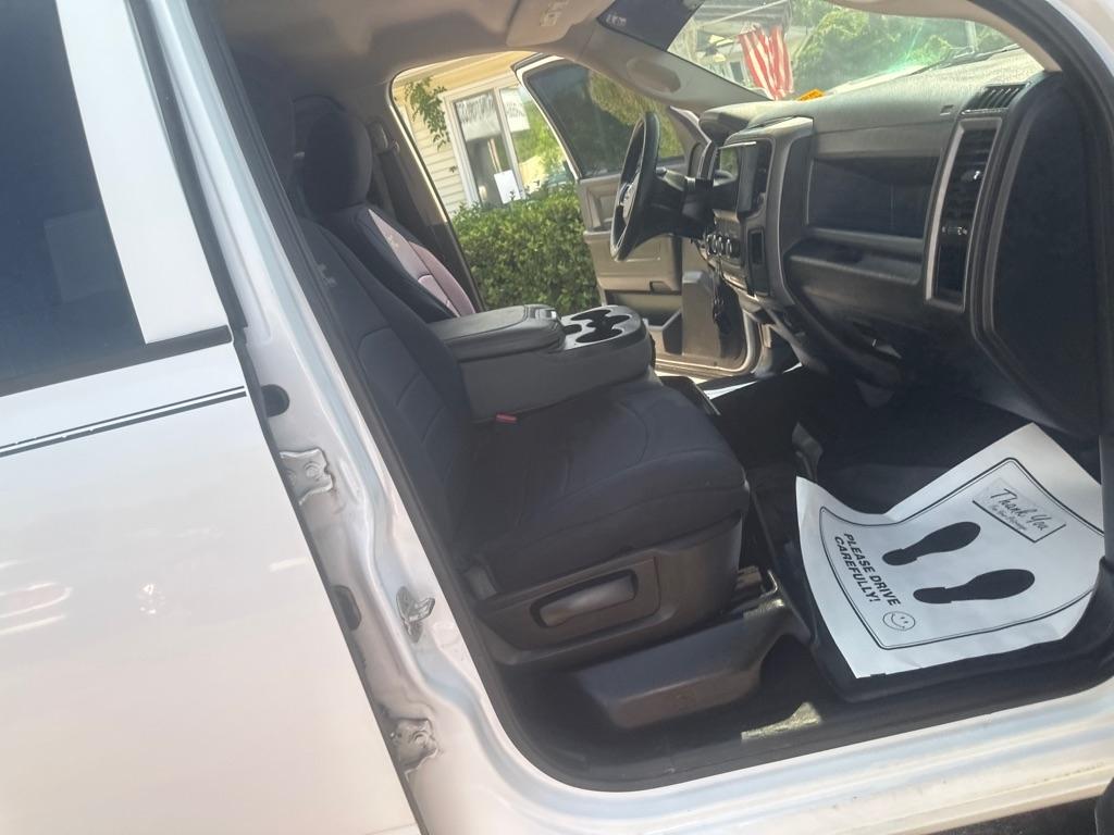 RAM 1500 Tradesman Crew Cab SWB 4WD 2015