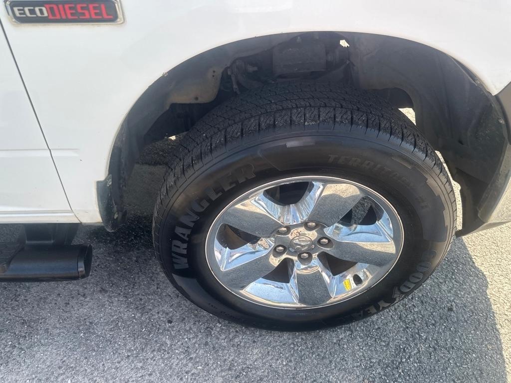 RAM 1500 Tradesman Crew Cab SWB 4WD 2015