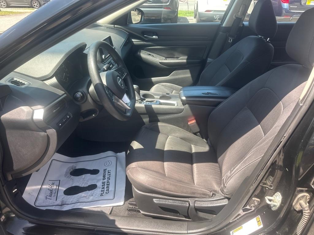 Nissan Altima photo 10