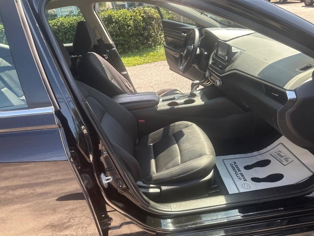 Nissan Altima photo 14