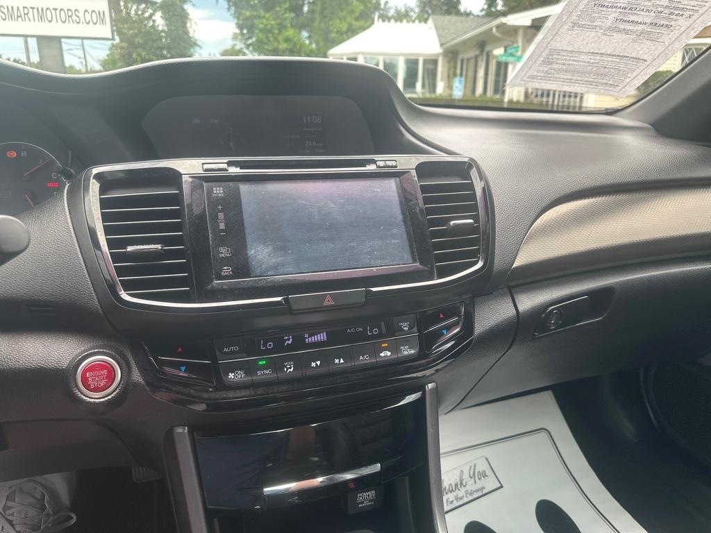 Honda Accord photo 10