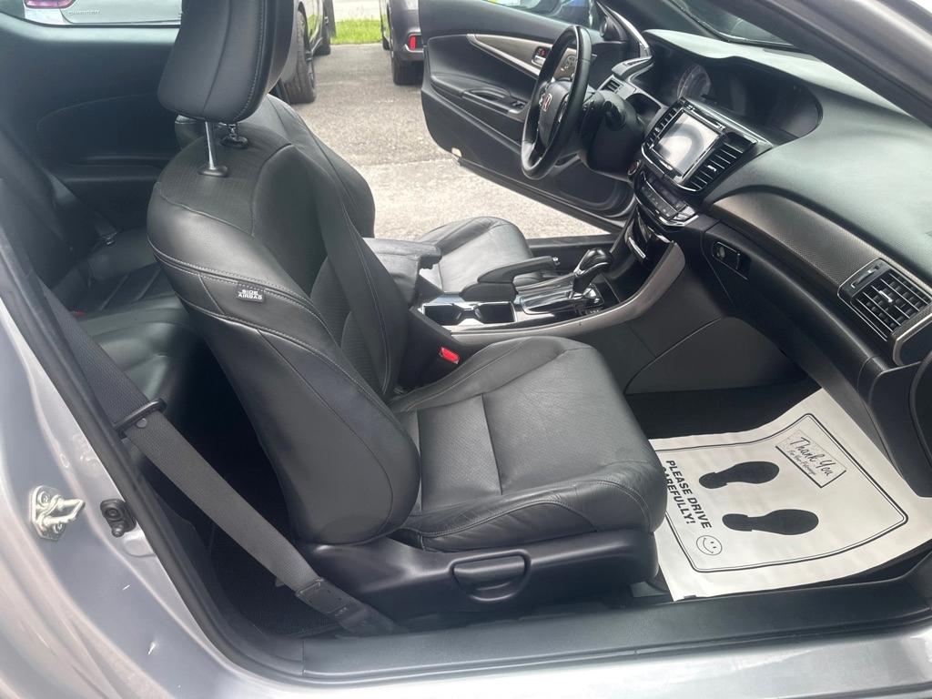 Honda Accord photo 14