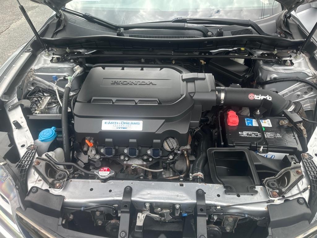 Honda Accord photo 16