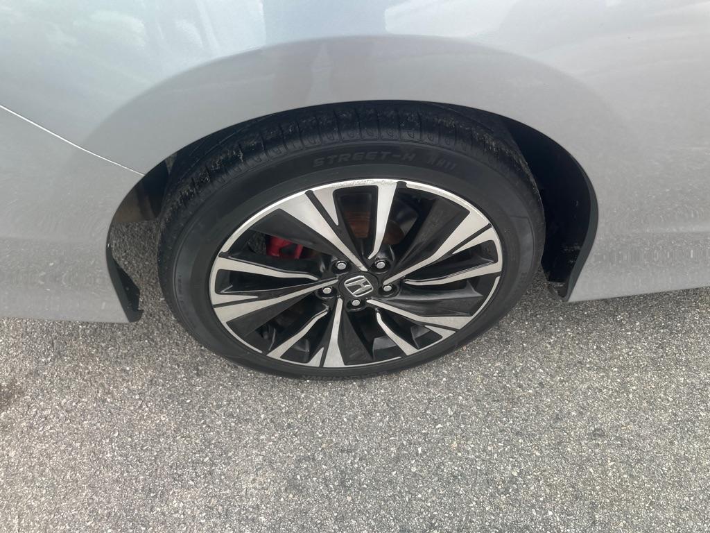Honda Accord photo 19