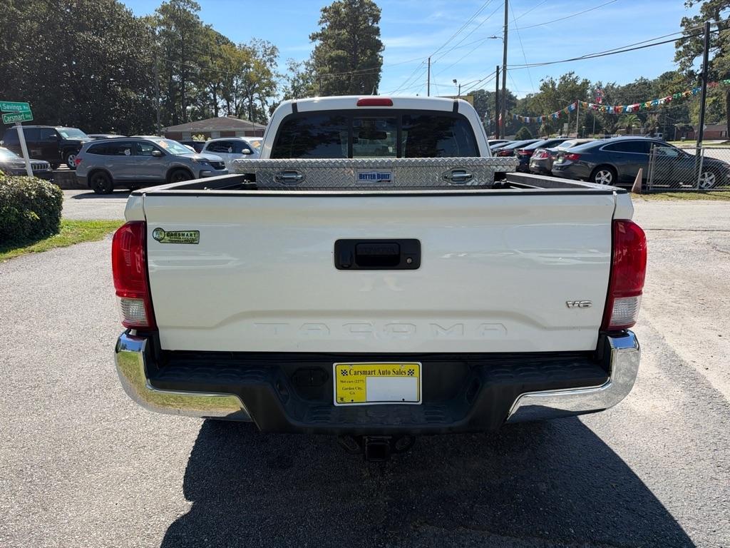 Toyota Tacoma photo 4