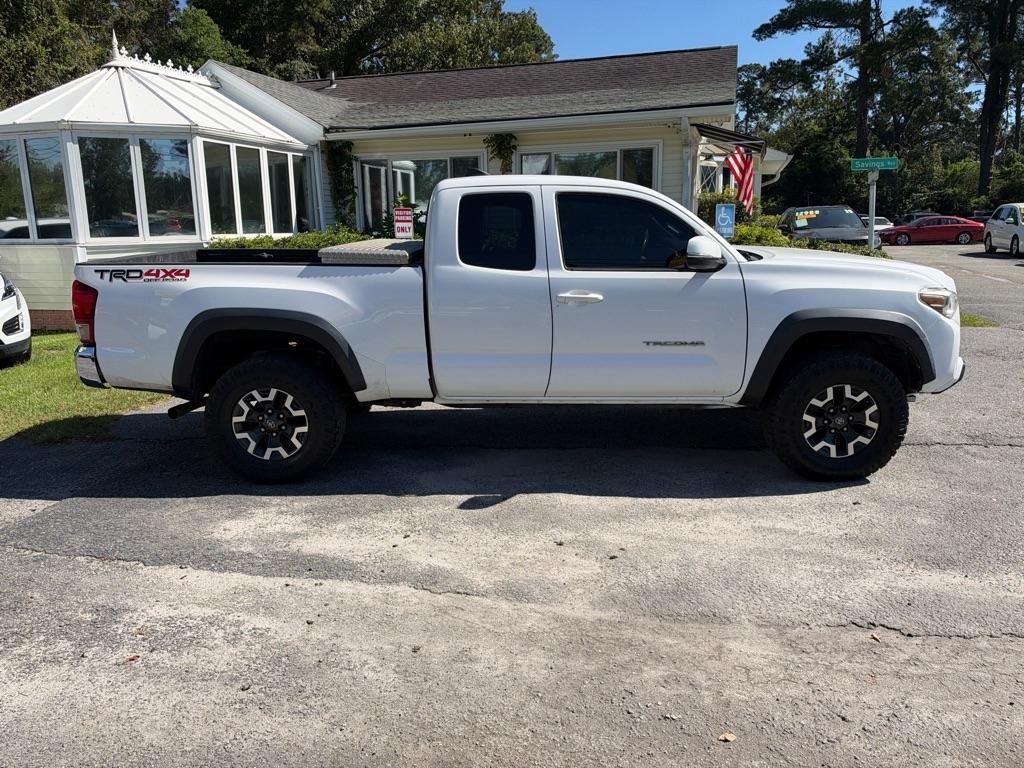 Toyota Tacoma photo 6