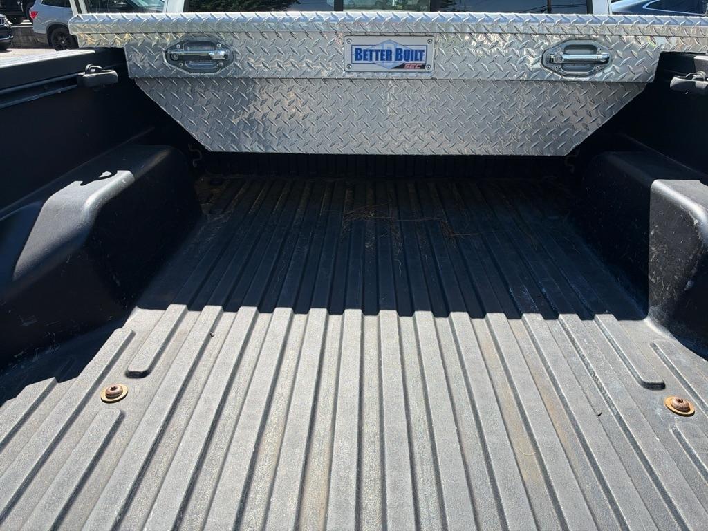 Toyota Tacoma photo 13