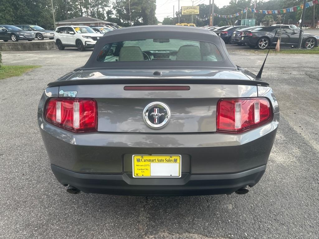 Ford Mustang V6 Convertible 2011
