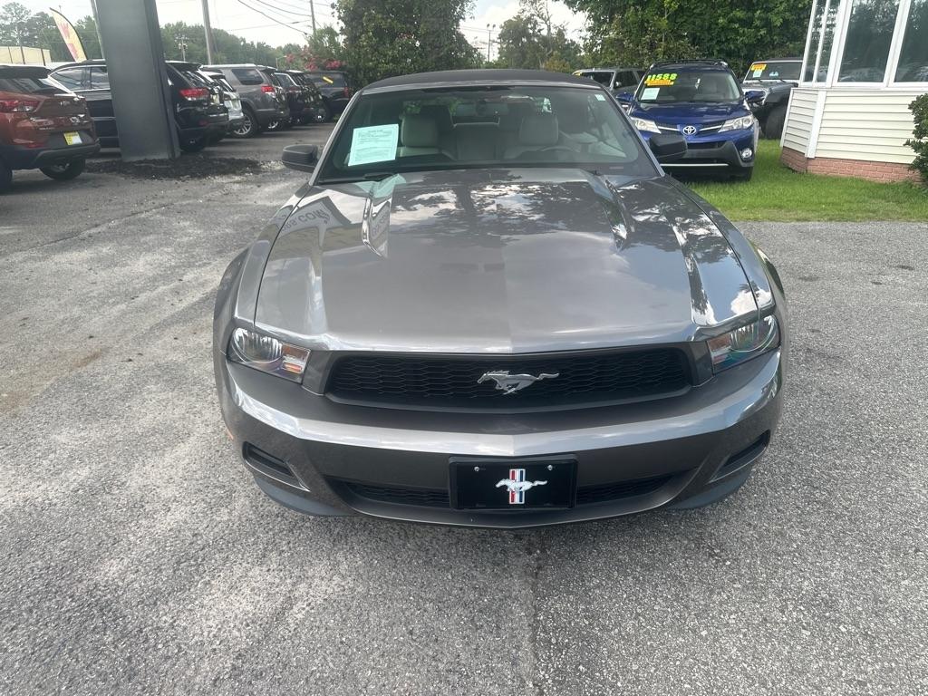 Ford Mustang V6 Convertible 2011